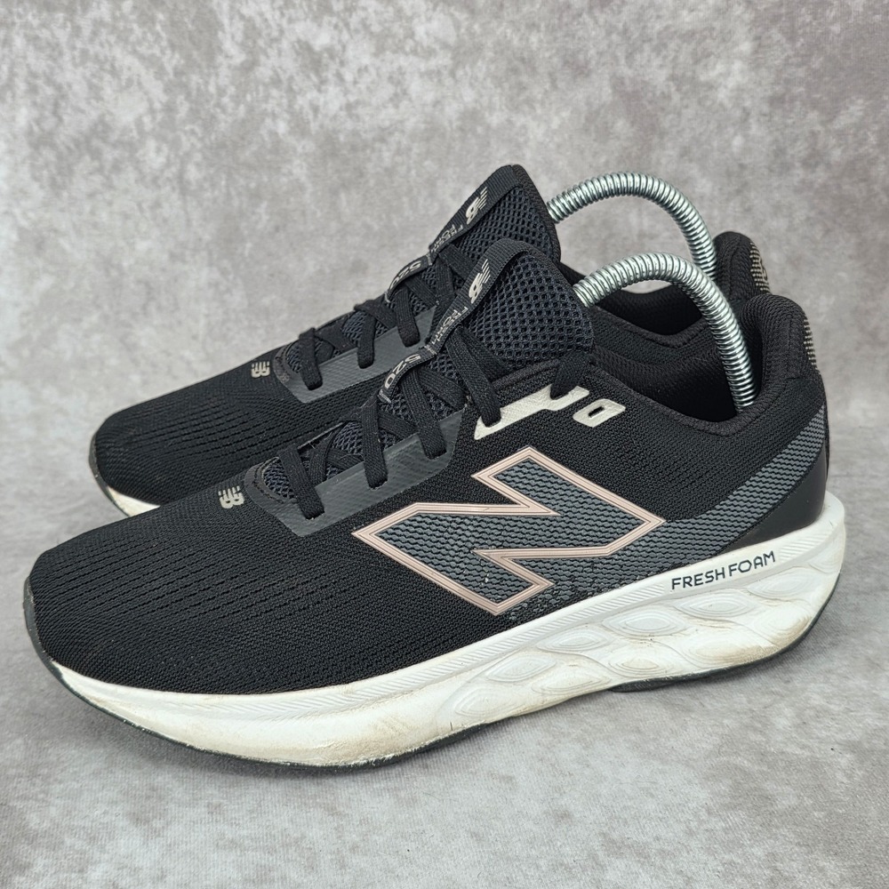New Balance 520v9 Sneakers Women's Size 8.5 Black Running Shoes Sneakers